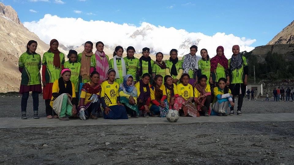 This Women’s Football Club In A Village In Hunza Is Allowing Girls To Step Out And Have Fun [MangoBaaz]