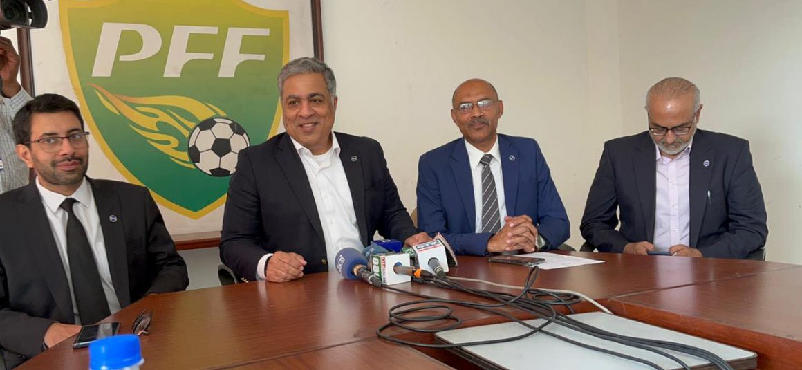 Pakistan delegation leaves for Qatar to attend 72nd FIFA Congress [A Sports]
