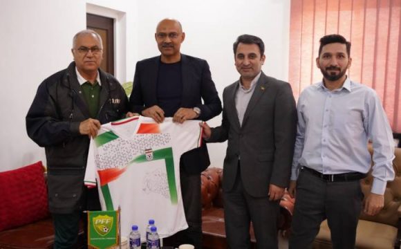 Iranian DG Cultural Centre visits Football House Lahore [The Nation]
