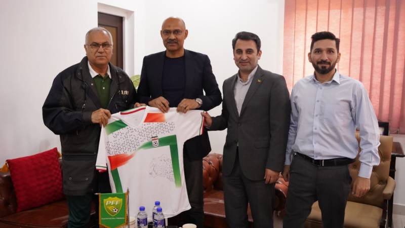Iranian DG Cultural Centre visits Football House Lahore [The Nation]